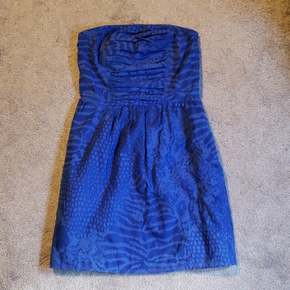 Blue animal print strapless dress